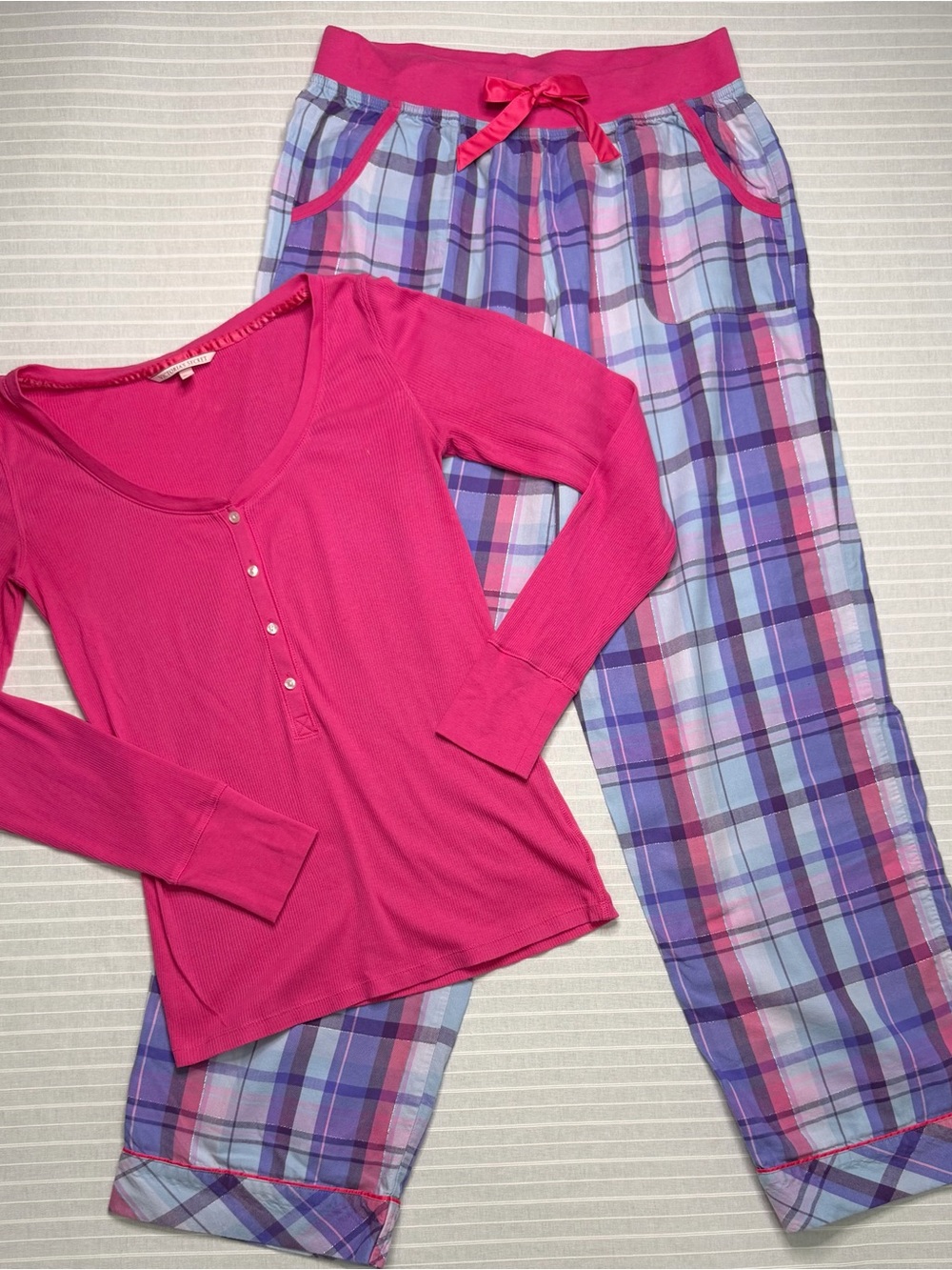 💗 Victoria’s Secret Plaid Pajama Set – Size Small